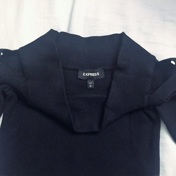High-Quality Cut-Out Shoulder Semi-Cropped Ribbed Black Sweater - Size XS - Picture 13 of 14